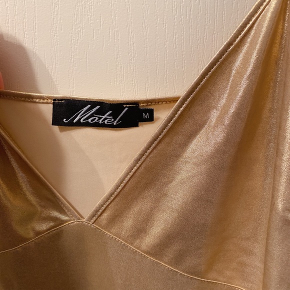 🌟🌟🌟MOTEL Gold dress size M - Picture 3 of 12